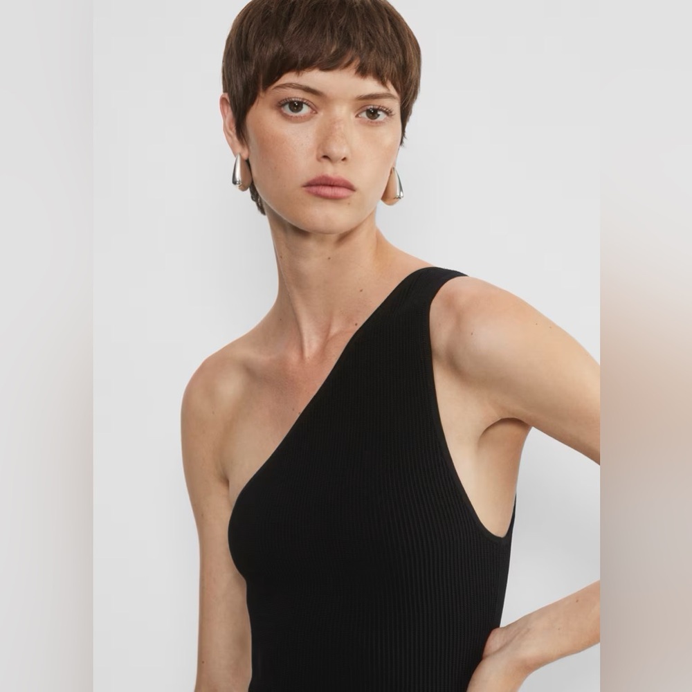 Aritzia Babaton sculpt knit one shoulder top